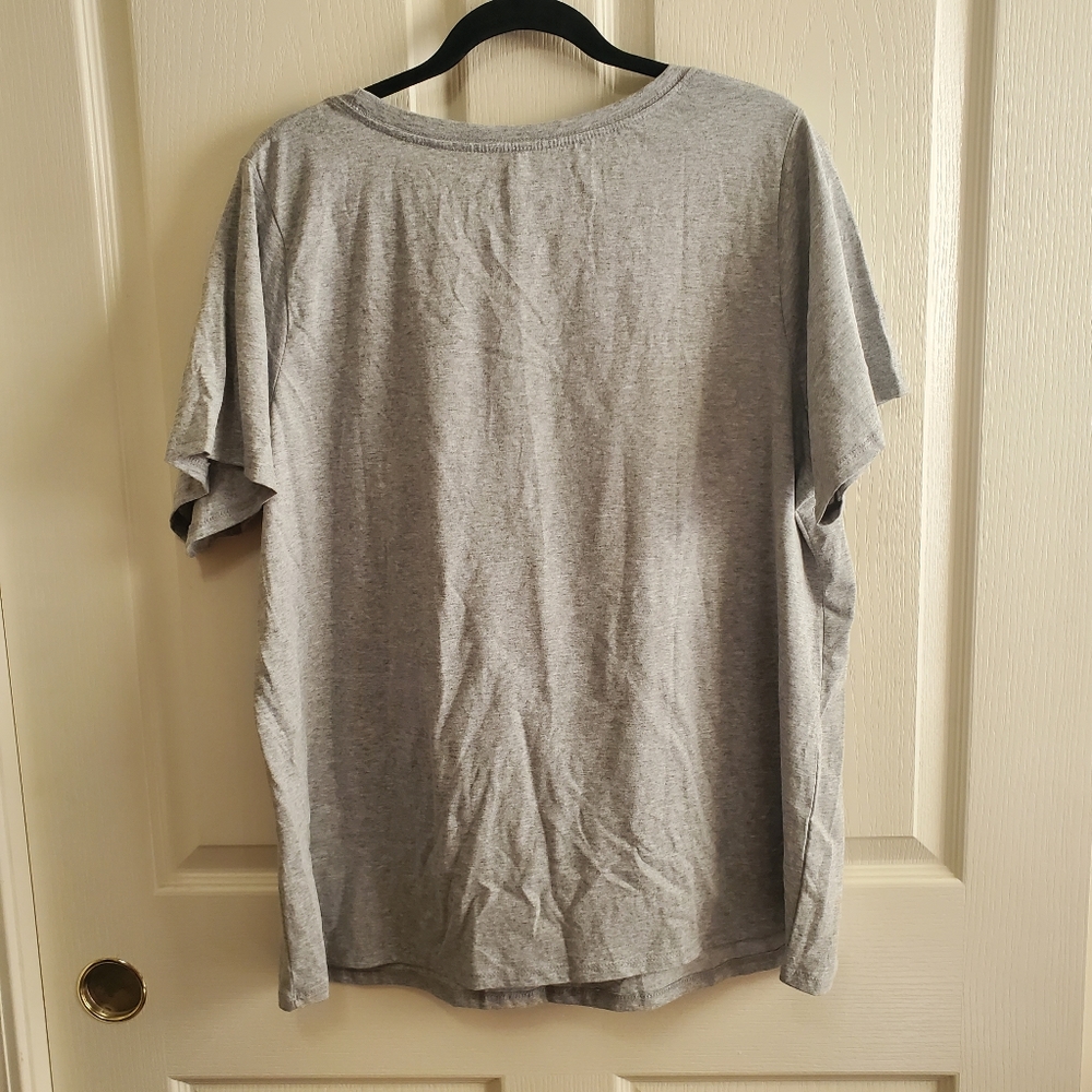 Disney NWT Minnie Mouse Grey Top Size 1X Palm Trees Tye Dye - Picture 4 of 5
